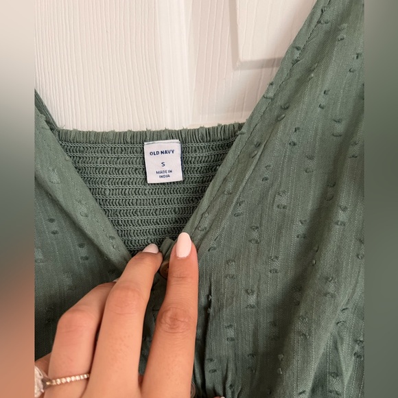 Green sleeveless peplum float tank top - Picture 2 of 4